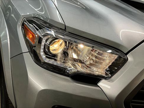 Used 2023 Toyota Tacoma TRD Sport image 28