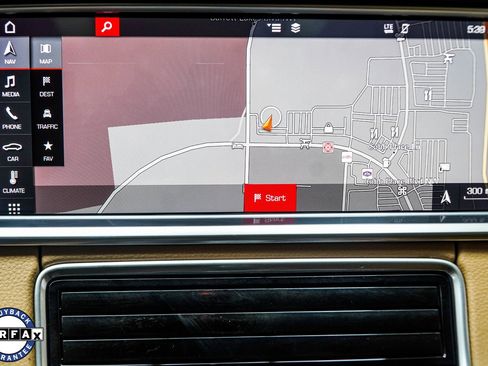 Used 2018 Porsche Panamera image 24