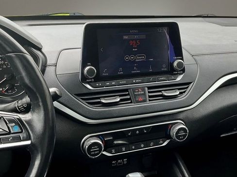 Used 2019 Nissan Altima 2.5 SV FWD image 9