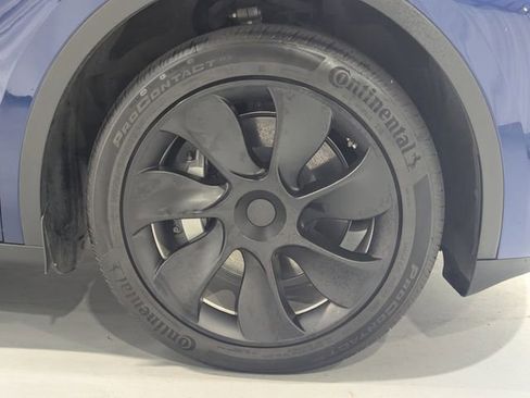 Used 2023 Tesla Model Y Long Range image 28