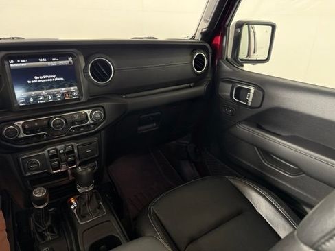 Used 2022 Jeep Wrangler Unlimited Sahara w/ Cold Weather Group AWD/4WD image 31