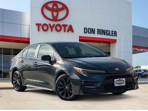 Used 2024 Toyota Corolla SE image 1