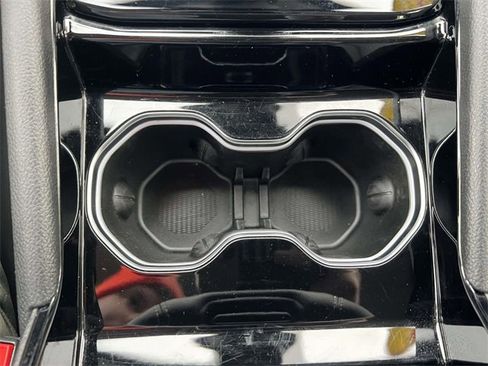 Certified 2023 Jeep Grand Cherokee Limited w/ Black Appearance Package image 36