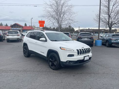 Used 2016 Jeep Cherokee High Altitude w/ Technology Group image 9