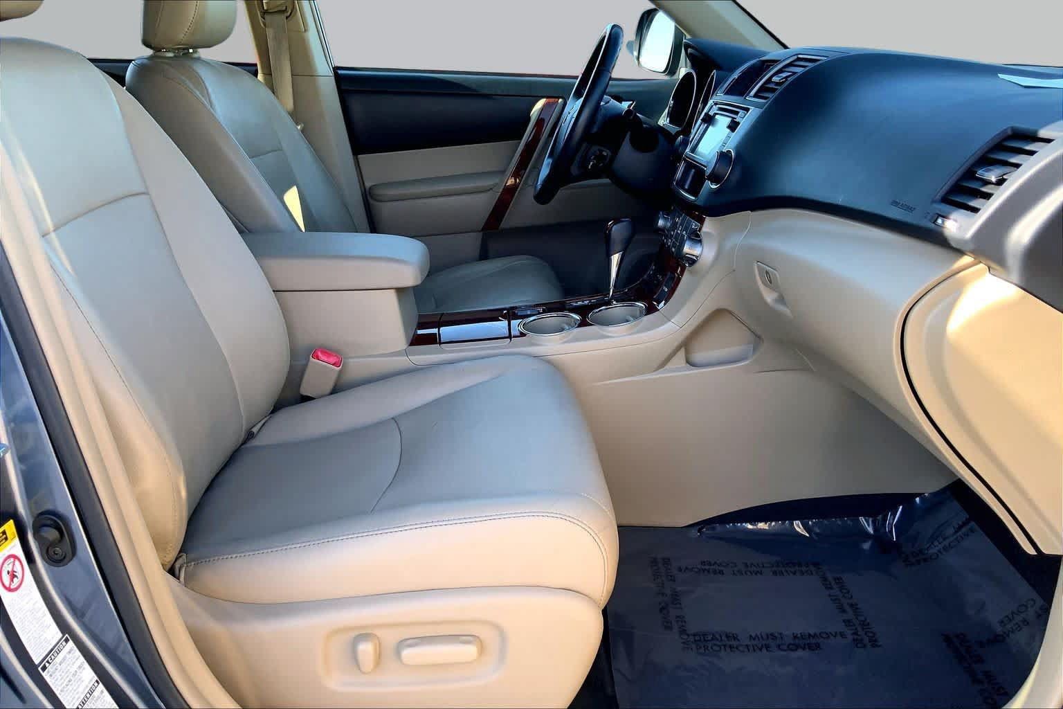 Used 2013 Toyota Highlander Limited AWD/4WD image 8