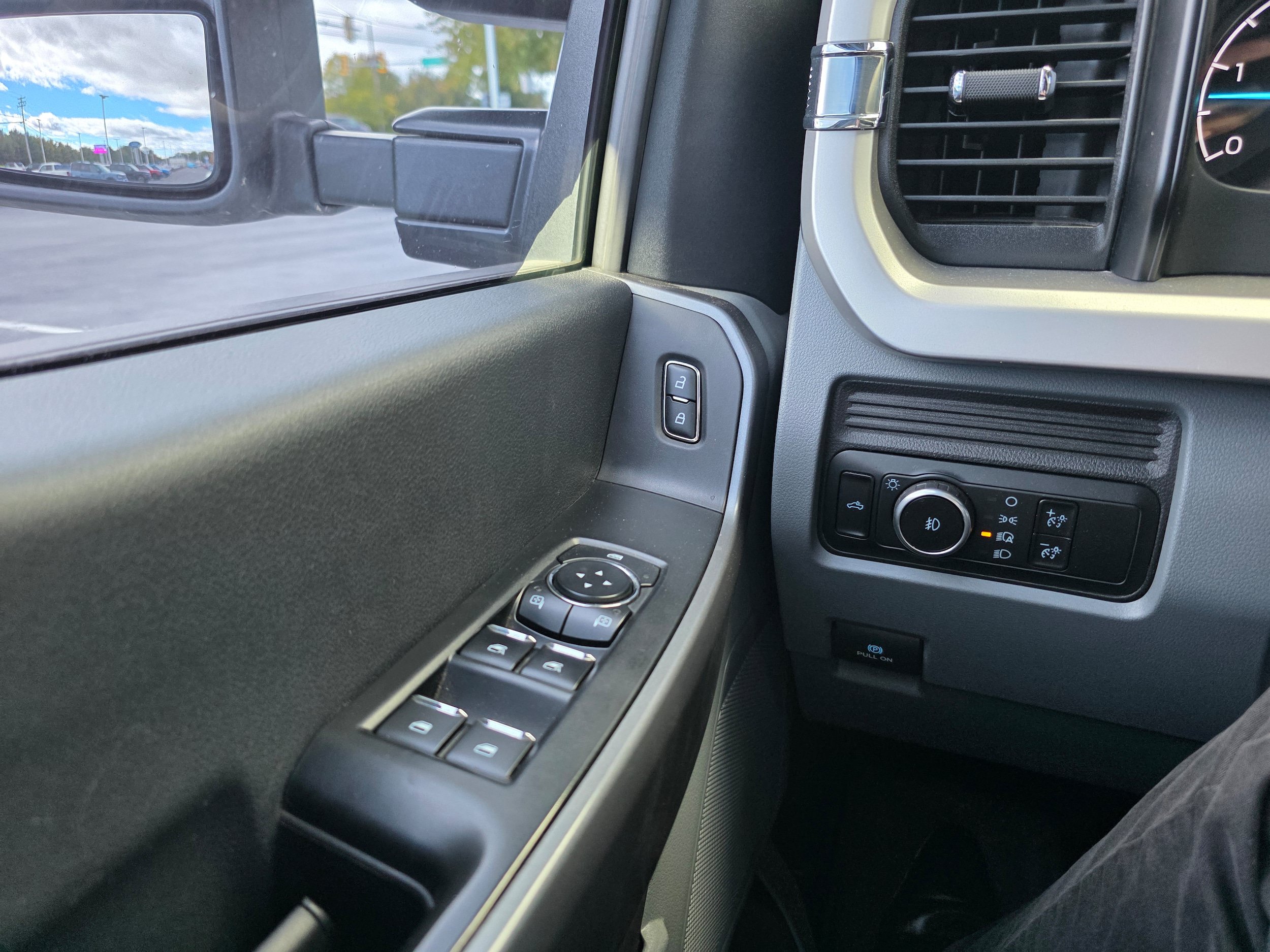 Certified 2025 Ford F350 XLT AWD/4WD image 18