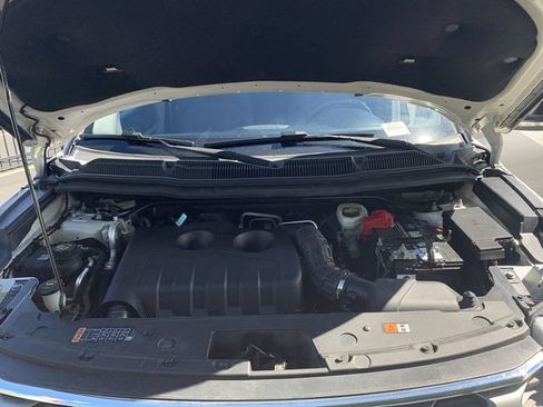 Used 2017 Ford Explorer XLT w/ Equipment Group 201A FWD image 16