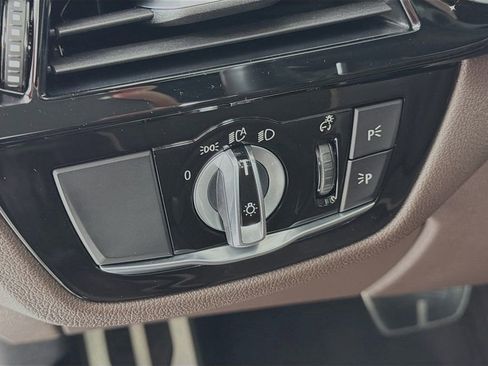 Used 2021 BMW M550i xDrive w/ Dynamic Handling Package image 10