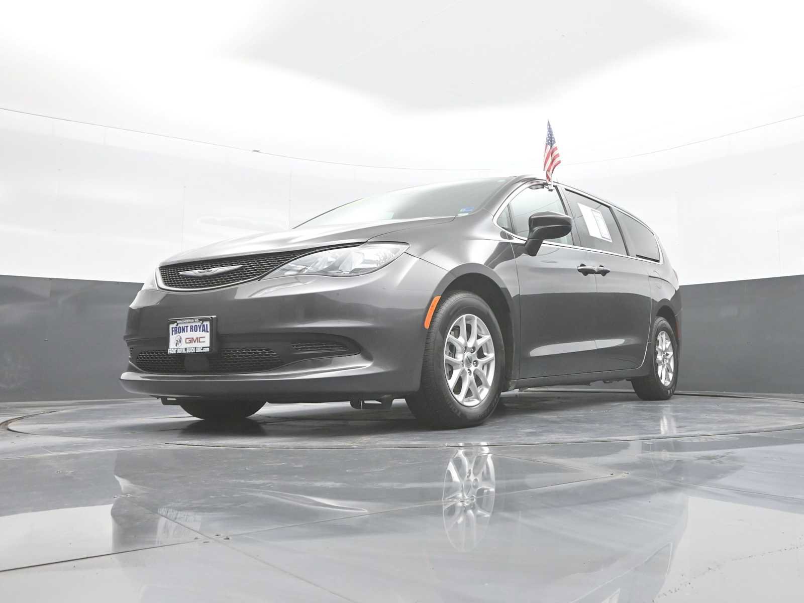 Used 2023 Chrysler Voyager LX FWD image 43
