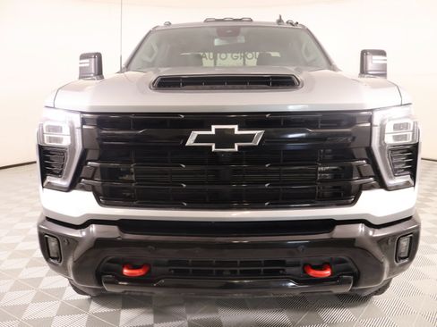 Used 2025 Chevrolet Silverado 2500 LT w/ Trail Boss Package AWD/4WD image 10