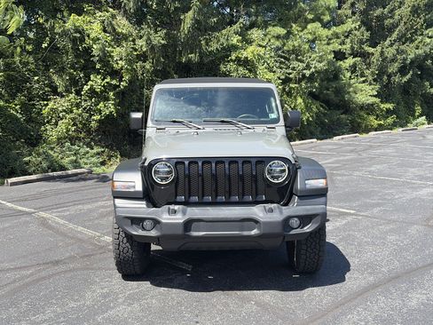 Used 2020 Jeep Wrangler Sport AWD/4WD image 2