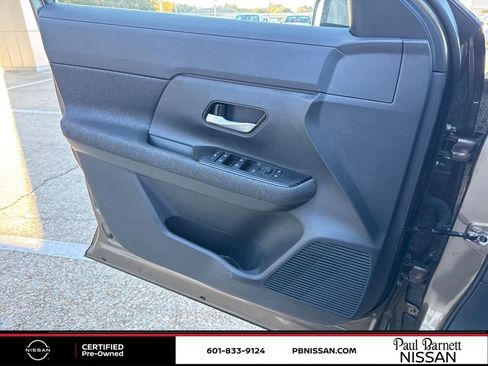 Certified 2025 Nissan Kicks SV image 27