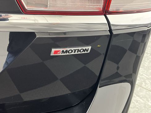 Used 2021 Volkswagen Atlas SE image 33