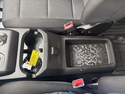 Used 2024 Chevrolet Colorado W/T image 31