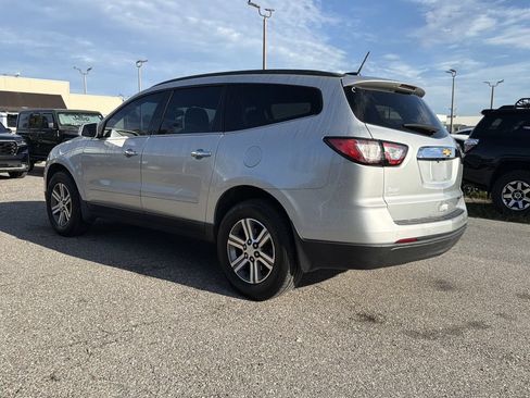 Used 2016 Chevrolet Traverse LT FWD image 7