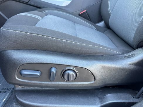 Used 2023 Chevrolet Blazer LT image 14