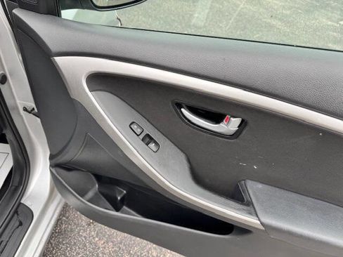 Used 2014 Hyundai Elantra GT image 29