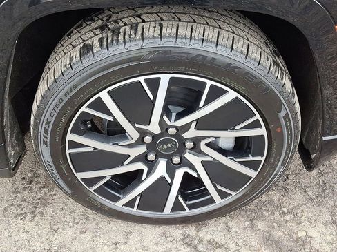 Used 2025 Jeep Wagoneer S Limited image 8