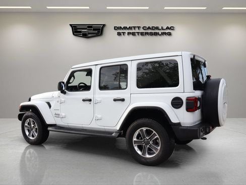 Used 2021 Jeep Wrangler Unlimited Sahara AWD/4WD image 3