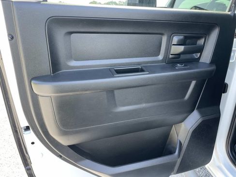 Used 2018 RAM 3500 Tradesman w/ Chrome Appearance Group AWD/4WD image 12