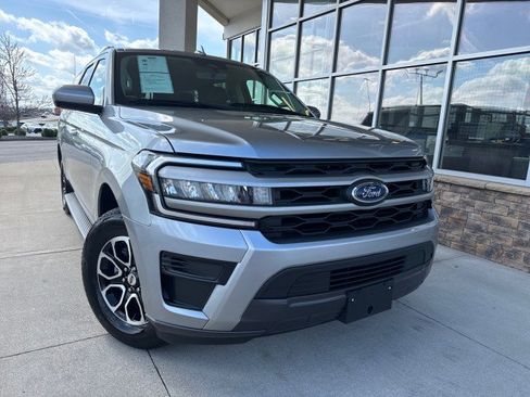 Used 2024 Ford Expedition Max XLT AWD/4WD image 2