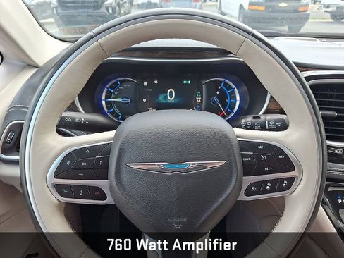 Used 2021 Chrysler Pacifica Limited w/ Uconnect Theater Family Group FWD image 23