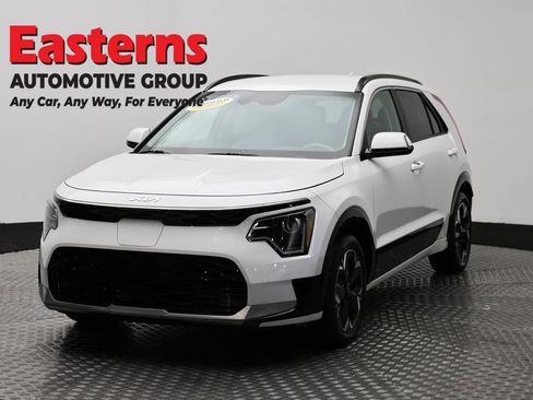 Used 2023 Kia Niro Wind FWD image 1