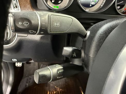 Used 2015 Mercedes-Benz E 350 4MATIC Sedan image 25