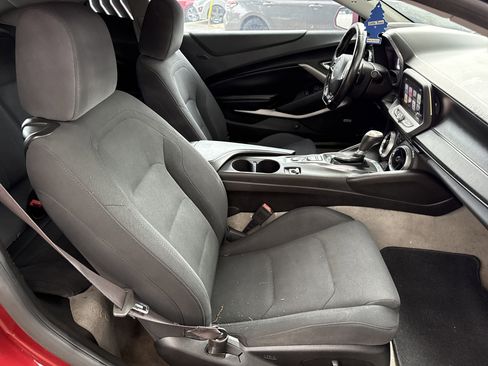 Used 2017 Chevrolet Camaro LT w/ Technology Package RWD image 24
