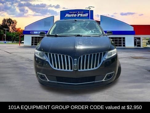 Used 2013 Lincoln MKX FWD image 2