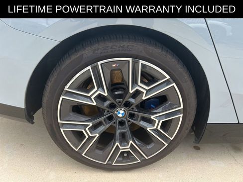 Used 2026 BMW 550e xDrive w/ Executive Package AWD/4WD image 3