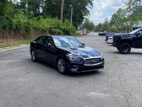 Used 2018 INFINITI Q50 Luxe w/ Essential Package (3.0T Luxe) AWD/4WD image 3