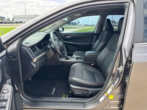Used 2016 Toyota Camry SE FWD image 15