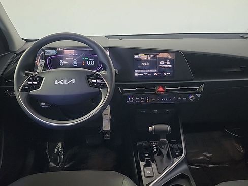 Used 2025 Kia Niro LX FWD image 20