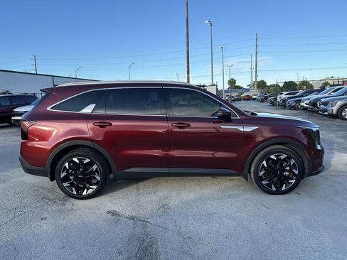 Certified 2024 Kia Sorento SX FWD image 9