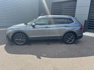 Used 2023 Volkswagen Tiguan SE w/ Panoramic Sunroof Package FWD video 2