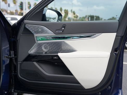 New 2026 BMW 750e xDrive 750e xDrive image 37