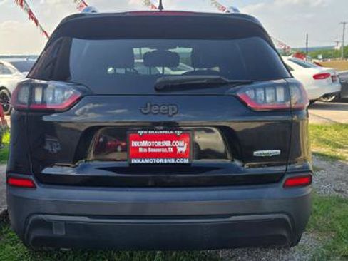Used 2019 Jeep Cherokee Latitude Plus FWD image 7