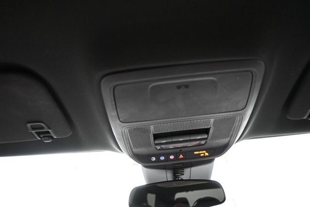 Certified 2025 Chevrolet Traverse LT w/ Sun and Wheel Package FWD image 12