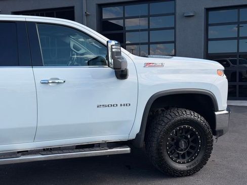 Used 2021 Chevrolet Silverado 2500 LTZ w/ LTZ Convenience Package AWD/4WD image 3