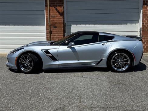 Used 2017 Chevrolet Corvette Grand Sport RWD image 4