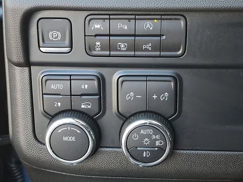 Used 2025 Chevrolet Tahoe Premier image 28