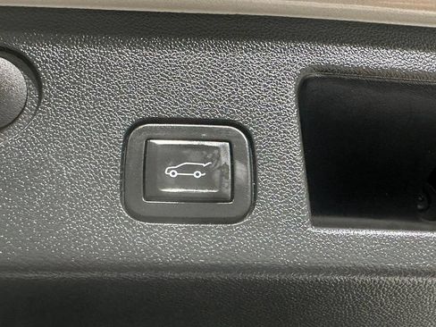 Used 2025 GMC Terrain Elevation w/ Elevation Premium Package AWD/4WD image 13