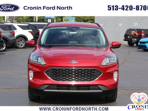 Used 2022 Ford Escape SEL image 2