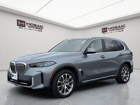 Used 2026 BMW X5 xDrive50e w/ Climate Comfort Package image 8