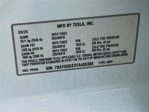 Used 2026 Tesla Model Y Long Range AWD/4WD image 35