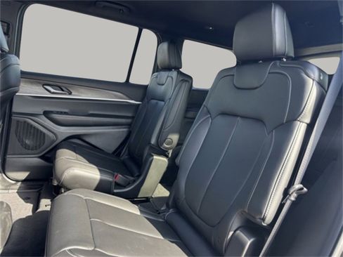 New 2025 Jeep Grand Cherokee L Limited image 17