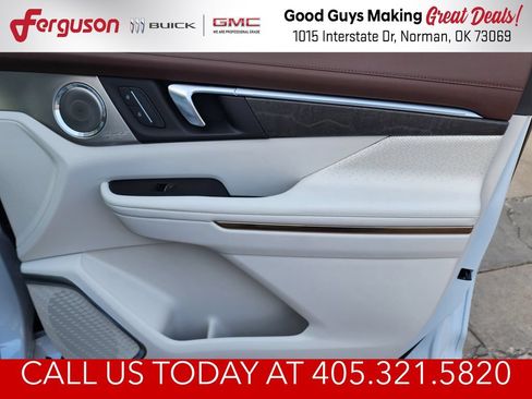 New 2026 Buick Enclave Avenir w/ Super Cruise Package AWD/4WD image 38