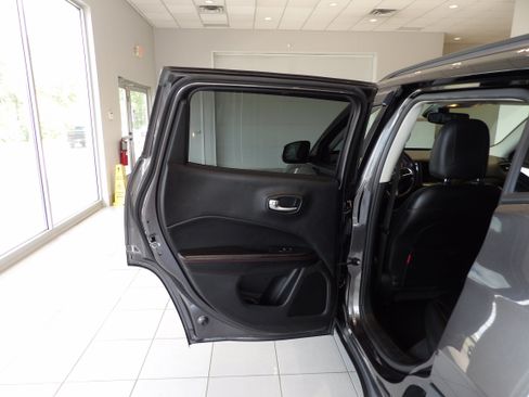Used 2019 Jeep Compass Trailhawk AWD/4WD image 14