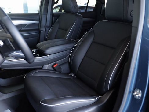 Used 2025 Buick Enclave Preferred image 24